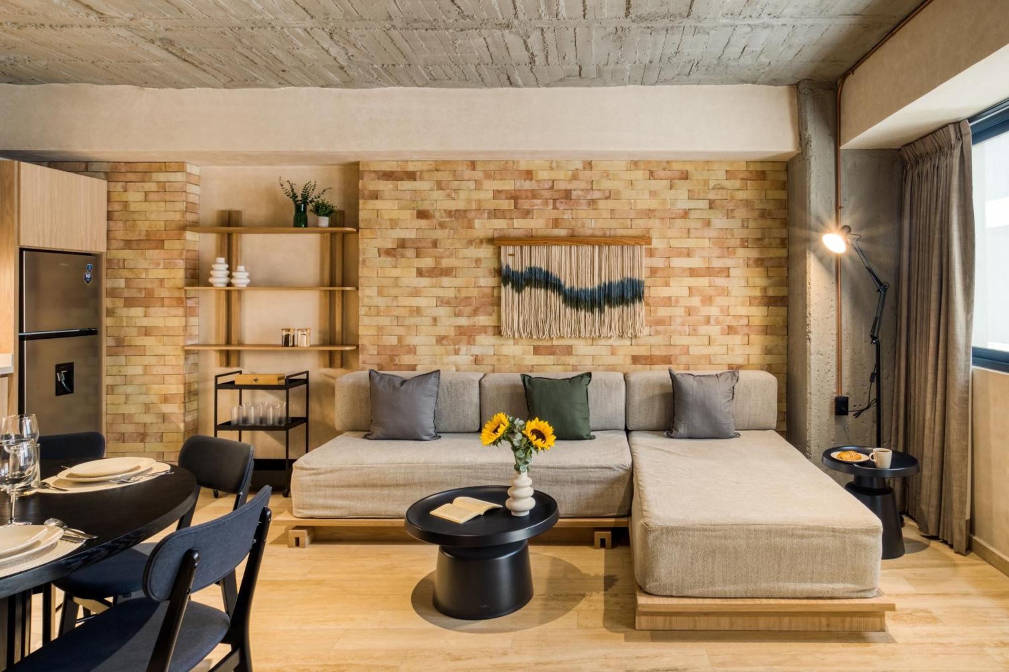 Three-Bedroom Deluxe Apartment